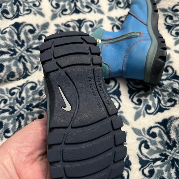 Nike Hightop Toddler Boots Kids Unisex Sz 9 Winter Shoes - Picture 4 of 9